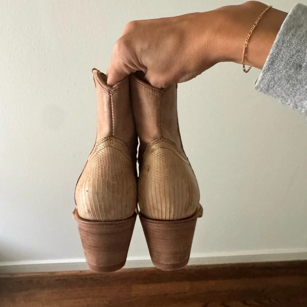 Tecovas The Daisy Sand Relic Lizard Boots - Picture 2 of 6